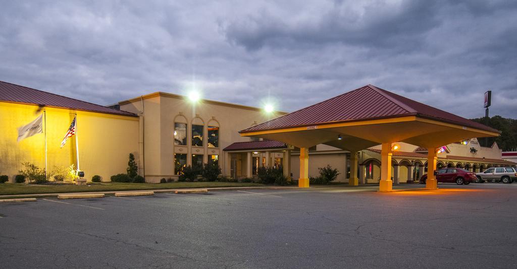 Howard Johnson By Wyndham Conway Extérieur photo